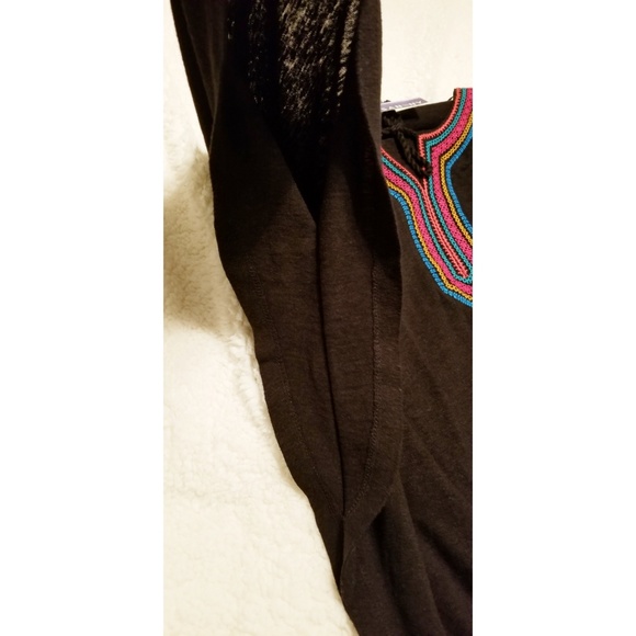 Artisan NY Boho Poncho/Cape Style Embroidered Top - Picture 4 of 6